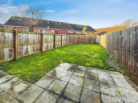 3 bedroom Terraced House for sale in Alderton Chase, Gainsborough, DN21