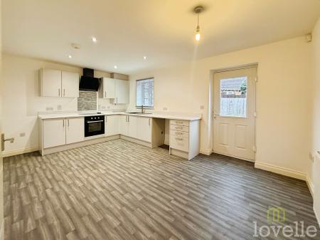 3 bedroom Terraced House for sale in Alderton Chase, Gainsborough, DN21