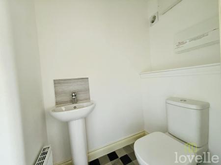 3 bedroom Terraced House for sale in Alderton Chase, Gainsborough, DN21