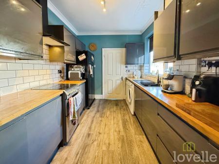 3 bedroom Semi-detached house for sale in Arthur Road, Gainsborough, DN21