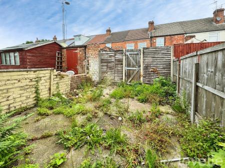 2 bedroom Terraced House for sale in Bacon Street, Gainsborough, DN21