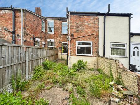 2 bedroom Terraced House for sale in Bacon Street, Gainsborough, DN21