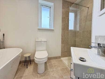 3 bedroom Detached house for sale in Carson Road, Gainsborough, DN21