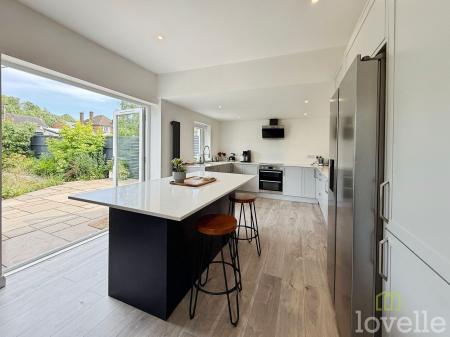 3 bedroom Detached house for sale in Carson Road, Gainsborough, DN21