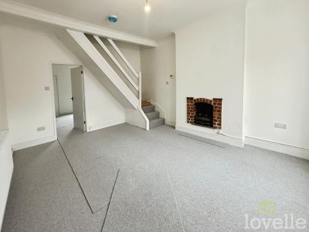 4 bedroom Terraced House for sale in Curzon Street, Gainsborough, DN21