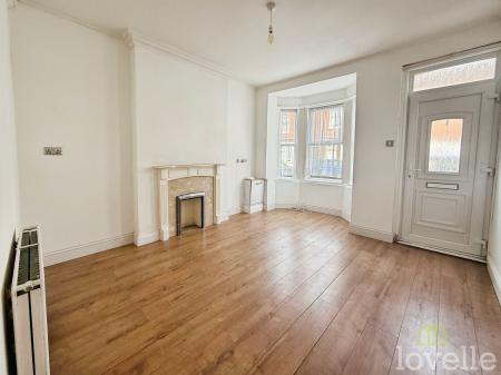 3 bedroom Semi-detached house for sale in Curzon Street, Gainsborough, DN21