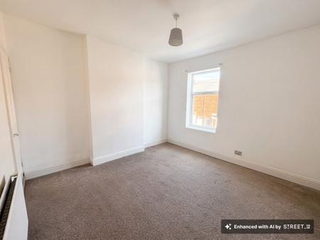 3 bedroom Semi-detached house for sale in Curzon Street, Gainsborough, DN21
