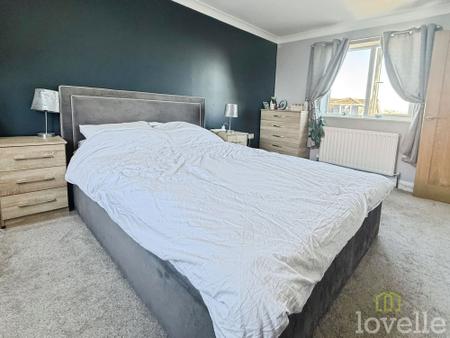 3 bedroom Detached house for sale in Main Street, West Stockwith, DN10