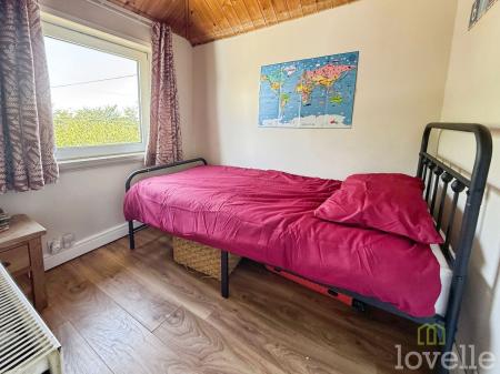 3 bedroom Semi-detached house for sale in Gainsborough Road, Lea, DN21