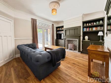 3 bedroom Semi-detached house for sale in Gainsborough Road, Lea, DN21