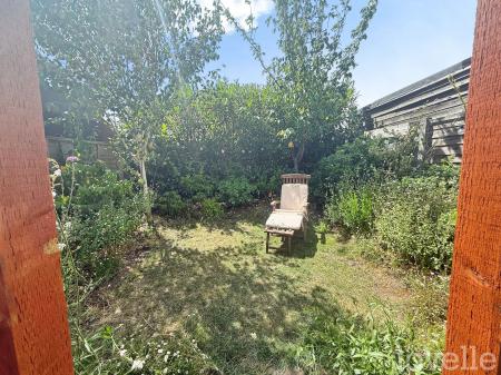 3 bedroom Semi-detached house for sale in Gainsborough Road, Lea, DN21