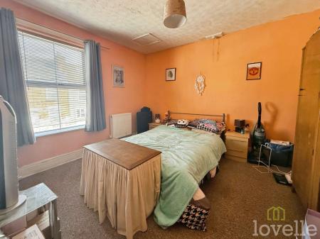 3 bedroom Terraced House for sale in Gordon Street, Gainsborough, DN21