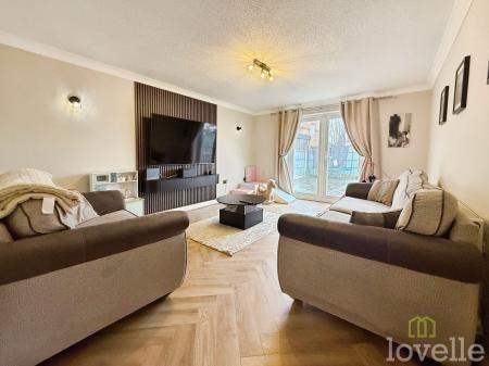4 bedroom Detached house for sale in Heron Drive, Gainsborough, DN21