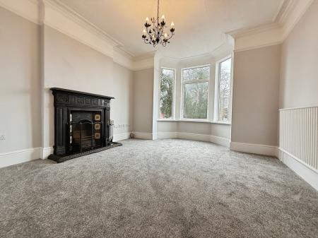 4 bedroom Detached house for sale in Lea Road, Gainsborough, DN21