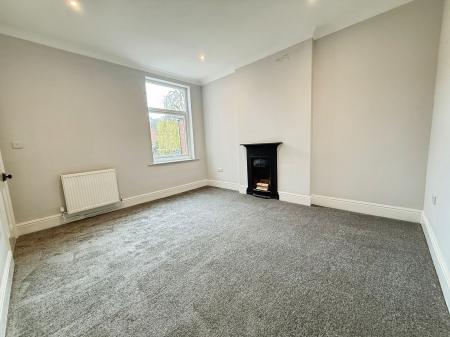 4 bedroom Detached house for sale in Lea Road, Gainsborough, DN21