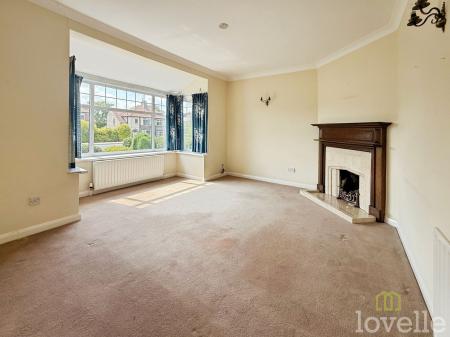 3 bedroom Detached bungalow for sale in Lea Road, Gainsborough, DN21