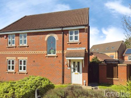 3 bedroom Semi-detached house for sale in Ling Drive, Gainsborough, DN21