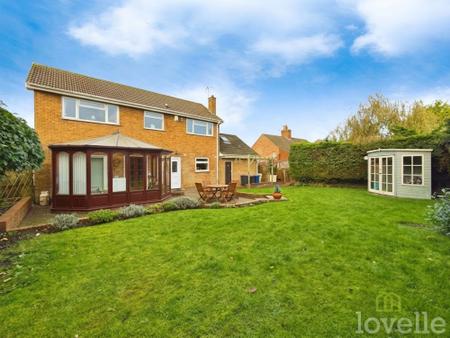 4 bedroom Detached house for sale in Morton Road, Laughton, DN21