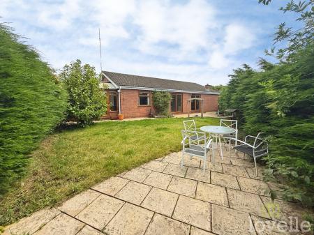 3 bedroom Bungalow for sale in Milton Road, Gainsborough, DN21