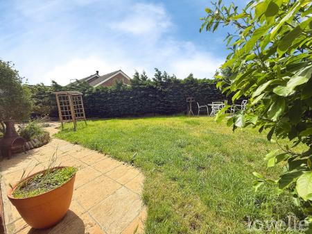 3 bedroom Bungalow for sale in Milton Road, Gainsborough, DN21