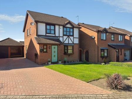 4 bedroom Detached house for sale in Priory Way, Lea, DN21