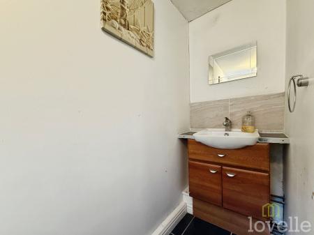 3 bedroom Terraced House for sale in Rectory Avenue, Gainsborough, DN21