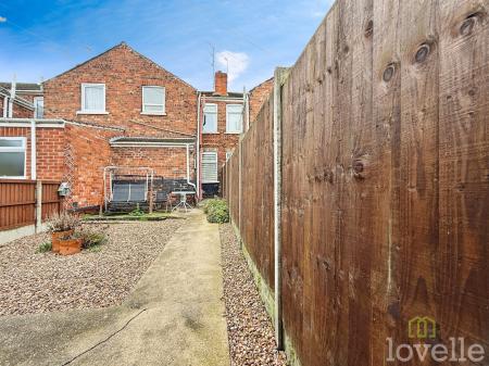 3 bedroom Terraced House for sale in Rectory Avenue, Gainsborough, DN21