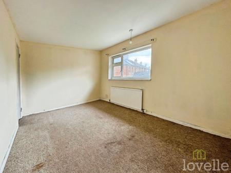 3 bedroom Semi-detached house for sale in Rowston Close, Gainsborough, DN21