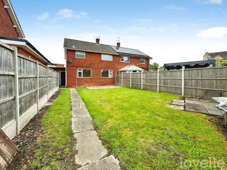 3 bedroom Semi-detached house for sale in Rowston Close, Gainsborough, DN21