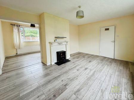 3 bedroom Semi-detached house for sale in Rowston Close, Gainsborough, DN21