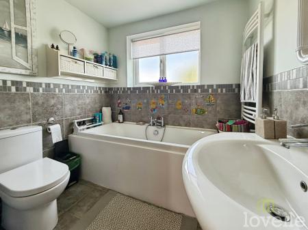 3 bedroom Semi-detached house for sale in Sands Lane, Scotter, DN21