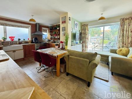 3 bedroom Semi-detached house for sale in Sands Lane, Scotter, DN21