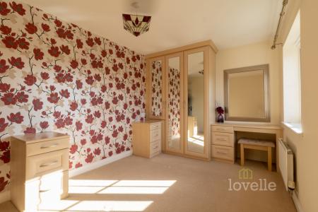 4 bedroom Detached house for sale in Sunningdale Way, Gainsborough, DN21
