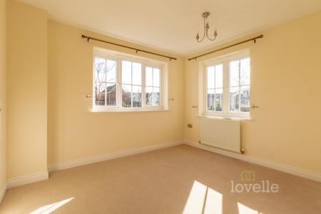 4 bedroom Detached house for sale in Sunningdale Way, Gainsborough, DN21