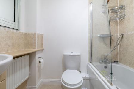 4 bedroom Detached house for sale in Sunningdale Way, Gainsborough, DN21