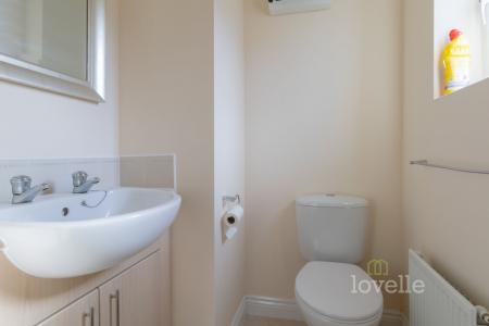 4 bedroom Detached house for sale in Sunningdale Way, Gainsborough, DN21