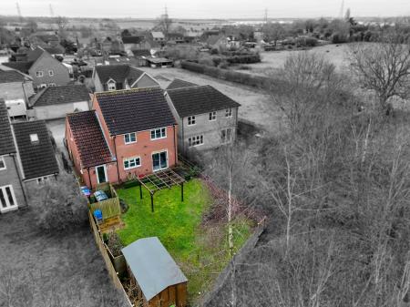 4 bedroom Detached house for sale in Trent Approach, Marton, DN21
