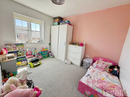 2 bedroom Semi-detached house for sale in Trentvale Avenue, Gainsborough, DN21