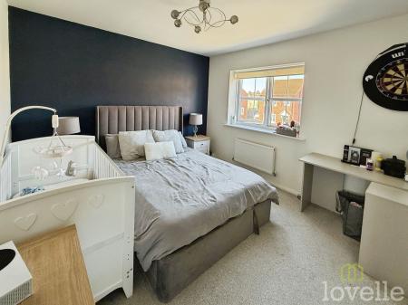 2 bedroom Semi-detached house for sale in Trentvale Avenue, Gainsborough, DN21