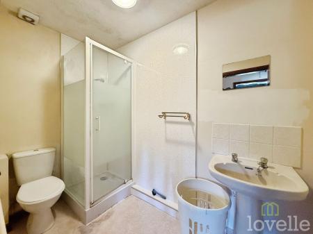 2 bedroom Flat for sale in Warren Close, Gainsborough, DN21