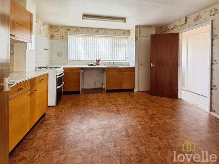 3 bedroom Terraced House for sale in Upton Walk, Gainsborough, DN21