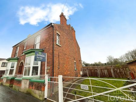 4 bedroom Detached house for sale in Newbigg, Westwoodside, DN9