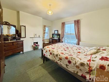4 bedroom Detached house for sale in Newbigg, Westwoodside, DN9