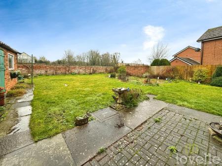 4 bedroom Detached house for sale in Newbigg, Westwoodside, DN9