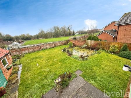 4 bedroom Detached house for sale in Newbigg, Westwoodside, DN9