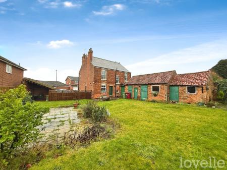 4 bedroom Detached house for sale in Newbigg, Westwoodside, DN9
