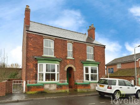 4 bedroom Detached house for sale in Newbigg, Westwoodside, DN9