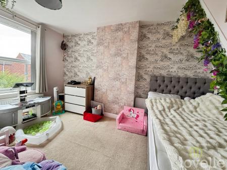 4 bedroom Terraced House for sale in Melrose Road, Gainsborough, DN21