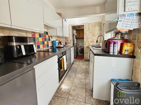 4 bedroom Terraced House for sale in Melrose Road, Gainsborough, DN21