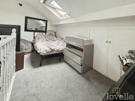 4 bedroom Terraced House for sale in Melrose Road, Gainsborough, DN21